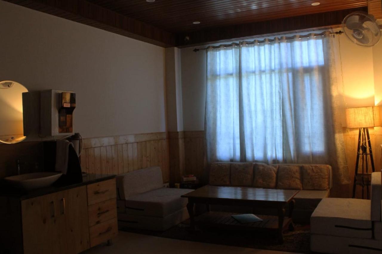 Him Aashrey B&B Homestay שימלה מראה חיצוני תמונה