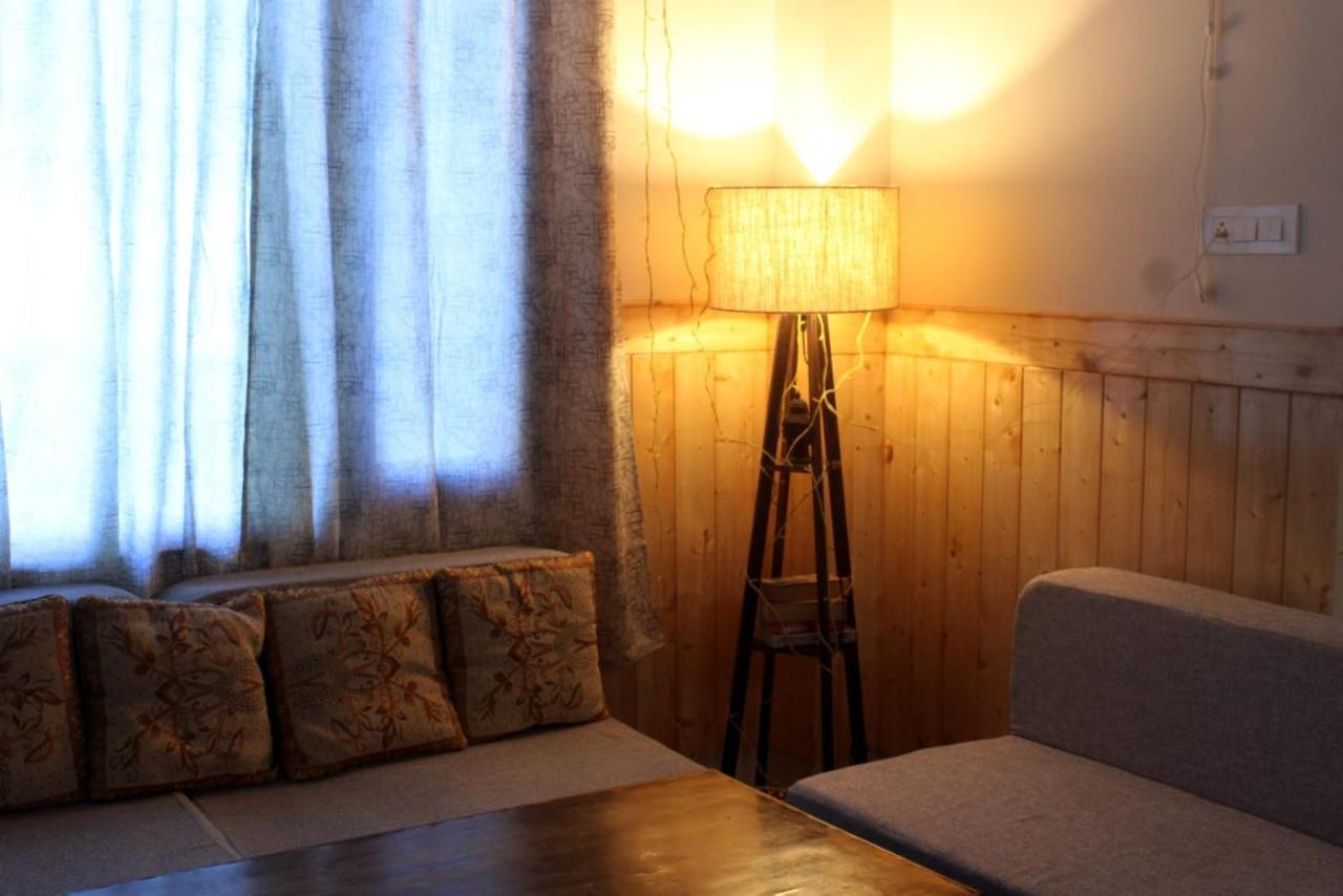 Him Aashrey B&B Homestay שימלה מראה חיצוני תמונה